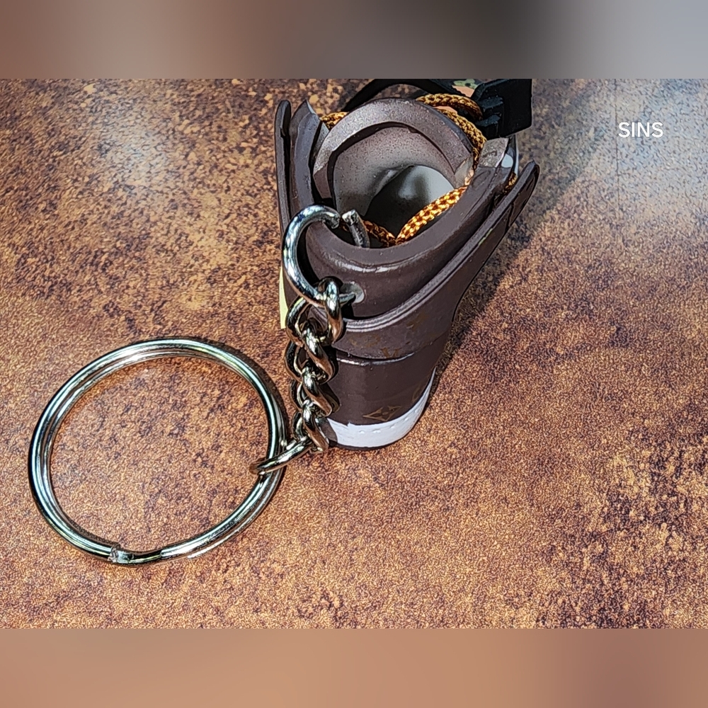 Sneaker Key Chain Or Bag Charm Brown Monogram - Picture 7 of 11